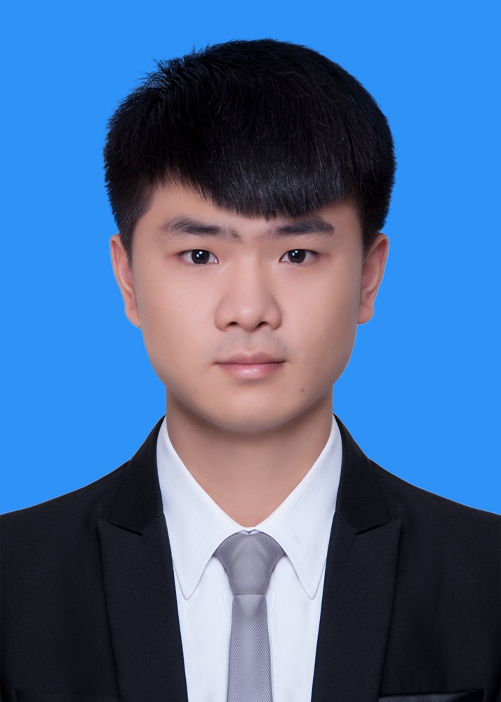 黄艺证件照.jpg
